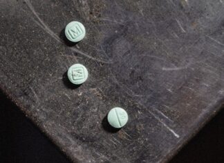 Агент ФБР Керував Підпільним Риком Наркотиків, Дозволяв Продажі Фентанілу Роками